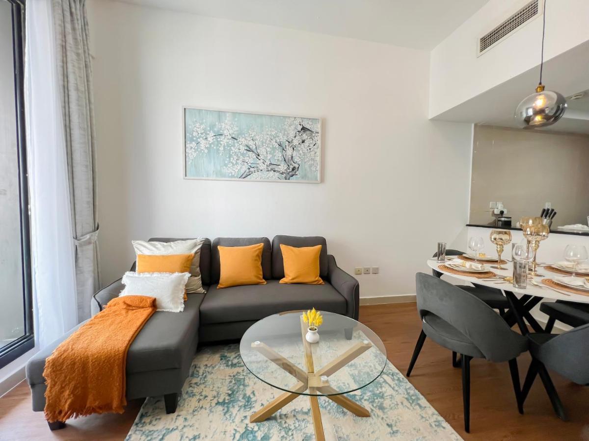 Apartment Charming 1br With Stunning Sea&marina Views