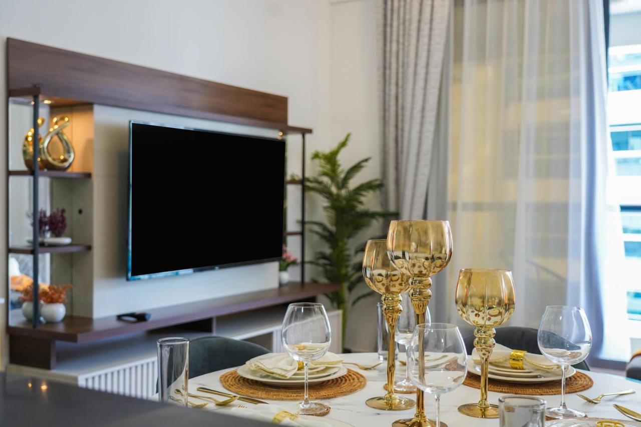 Charming 1br With Stunning Sea&marina Views *